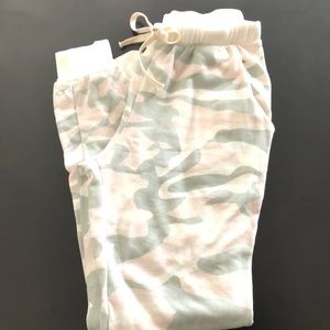 143 Story Joggers
